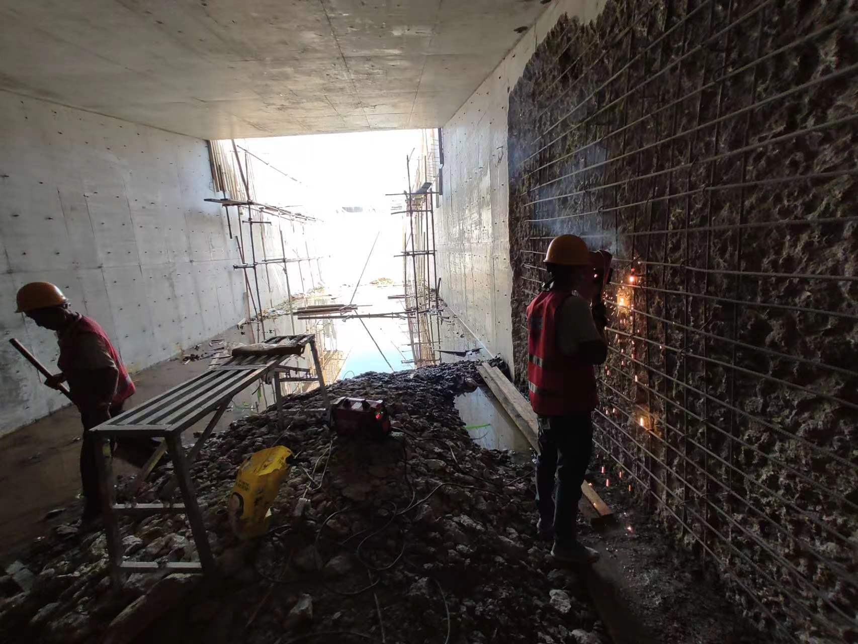 汉寿挖断承重墙导致楼体开裂，加固施工方案出炉